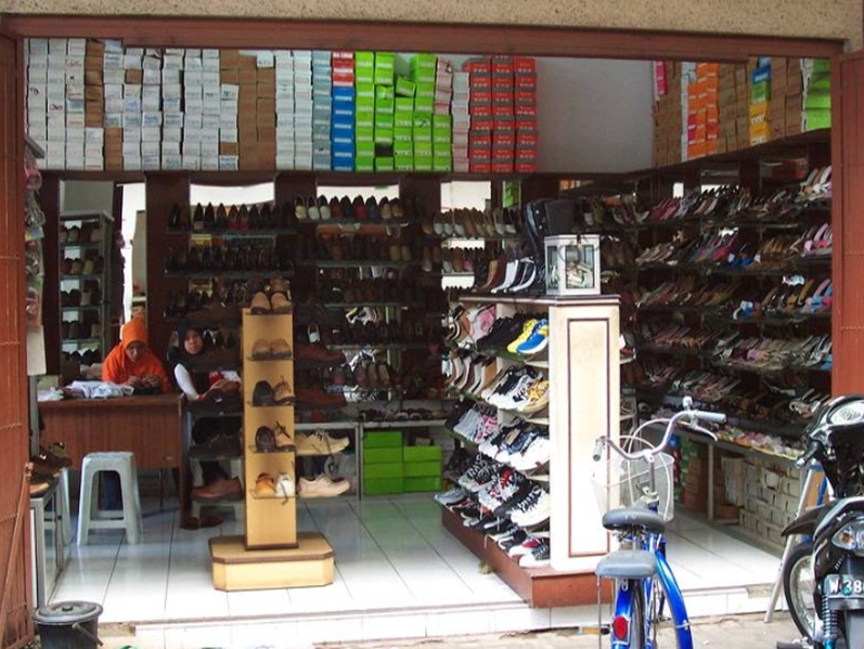 سوق الأحذية و الصندل  في ويدورو