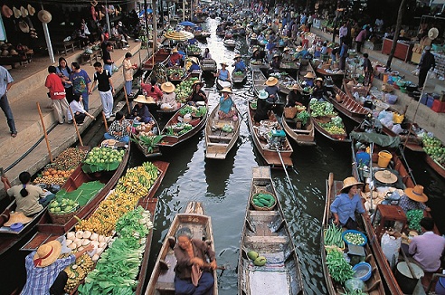 سوق بانغ نوك خويك العائم