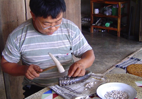 مركز قبيلة التلال للمصنوعات الفضية اليدوية