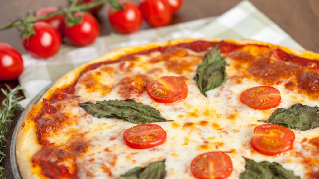 اشهر الاكلات الايطاليه - Pizza بيتزا نابولى