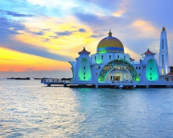  مسجد مضيق مالاكا فى ماليزيا 