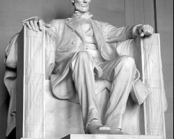  نصب لينكولن التذكارى فى واشنطن 