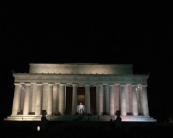  نصب لينكولن التذكارى فى واشنطن 