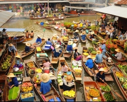  سوق دامنيون سادواك في تايلند 