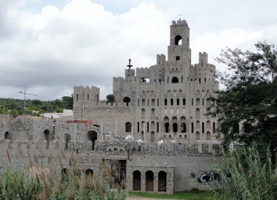  قلعة ليه فونتس 