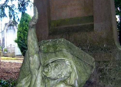  مقبرة جول فيرن 