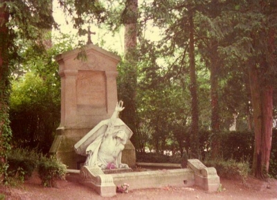 مقبرة جول فيرن
