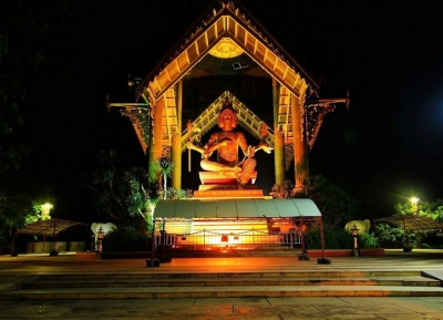  تمثال بوذا ذو الأربع اوجه 