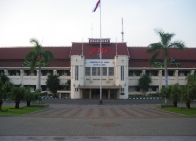 قاعة بلدية سورابايا