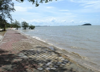 شاطئ تانجونج كيراس 