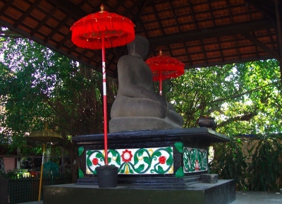  تمثال جوكو دولوغ  