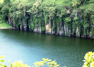 بحيرة رانو أغونغ