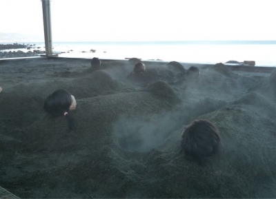  حمام رمال وينابيع شاطئ بيبو الحارة 
