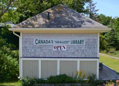  اصغر مكتبة فى كندا 