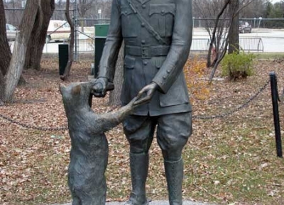 تمثال دب وينيبيغ