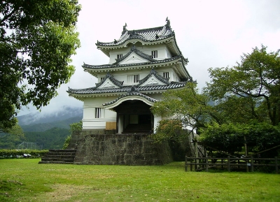 قلعة أواجيما