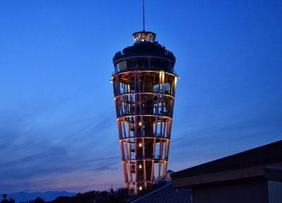 برج منارة إنوشيما للمراقبة "شمعة البحر إنوشيما "