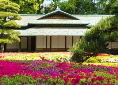 حديقة كوكيو هيغاشي غيون (الحديقة الشرقية للقصر الإمبراطوري)