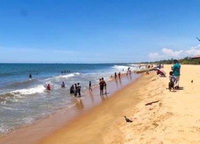  شاطئ نيغومبو  