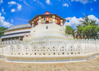  معبد سري دالادا ماليجاوا (معبد السن) 
