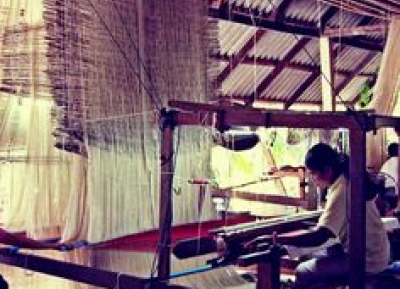  قرية بان خواو لنسيج الحرير  