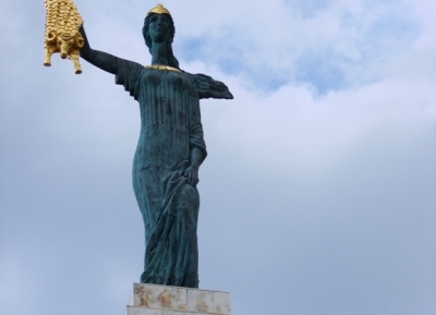  تمثال ميديا 