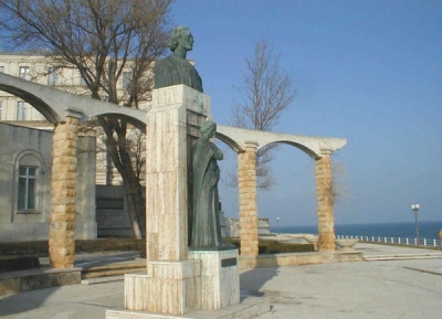  تمثال ميهاى إمينيسكو 