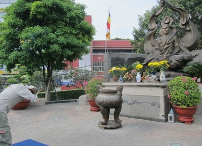 نصب الموقر ثيخ كوانغ دوك التذكاري