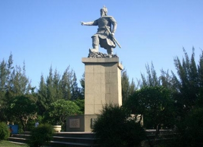  تمثال تران هونغ داو 
