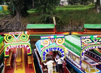  قنوات Xochimilco 