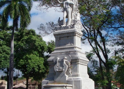 تمثال أنطونيو ماسيو