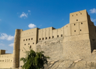  قلعة بهلاء والجدار 