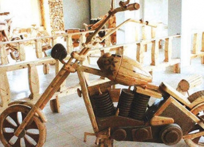  متحف سلام حمزة للدراجات البخارية الخشبية 