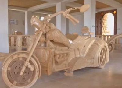  متحف سلام حمزة للدراجات البخارية الخشبية 