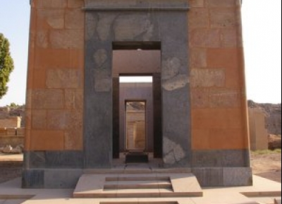  معبد حتشبسوت الاحمر 