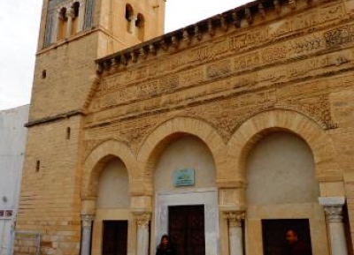  مسجد الأبواب الثلاثة 