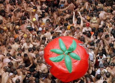 مهرجان التراشق بالطماطم