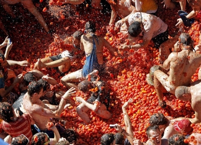  مهرجان التراشق بالطماطم 