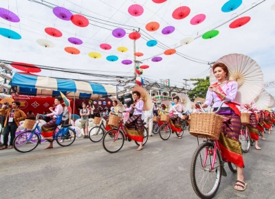 مهرجان مظلات بو سانغ 