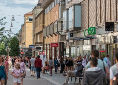 التسوق فى شارع Svartbäcksgatan