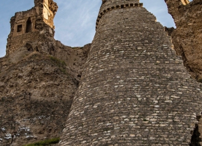  قلعة باش تابيا 