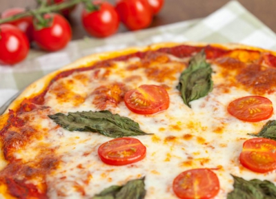 اشهر الاكلات الايطاليه - Pizza بيتزا نابولى