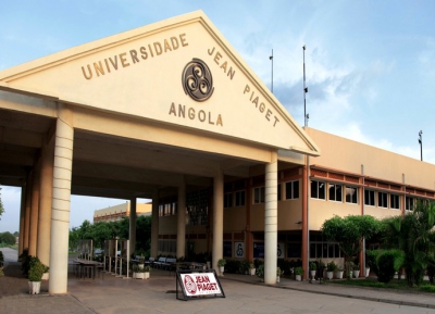 الدراسه الجامعيه فى انغولا